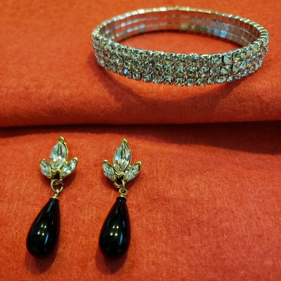 Stretch Bracelet & Teardrop Earrings - Picture 1 of 4